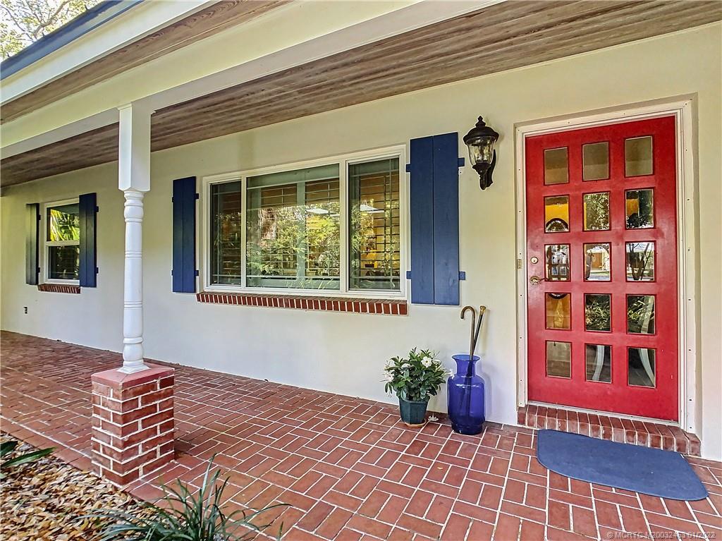 9 Ridgeview Road North Stuart, FL 34996 - Photo 2 of 20 a front view of a house