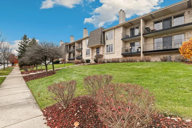 $339,000 | 7805 West 157th Street, Unit 2S, Orland Park, IL 60462