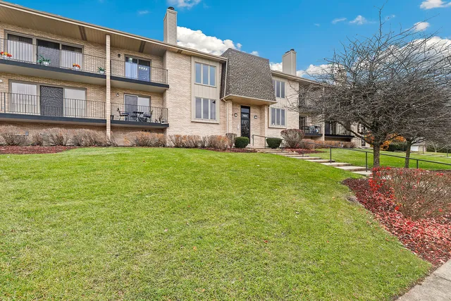 $339,000 | 7805 West 157th Street, Unit 2S, Orland Park, IL 60462