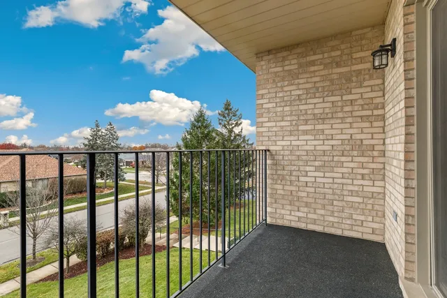 $339,000 | 7805 West 157th Street, Unit 2S, Orland Park, IL 60462