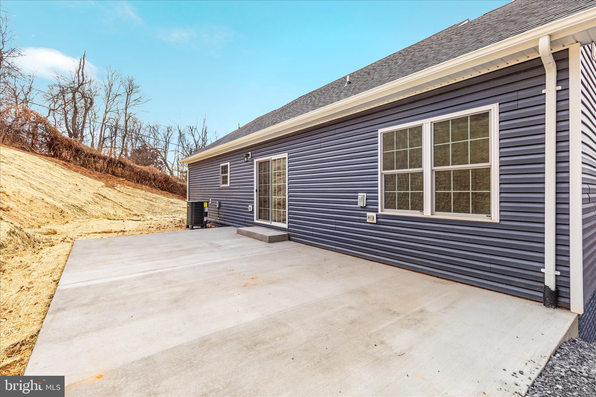 66 Bluejay Court Front Royal, VA 22630 - Photo 37 of 81 Patio - Two step entry into kitchen