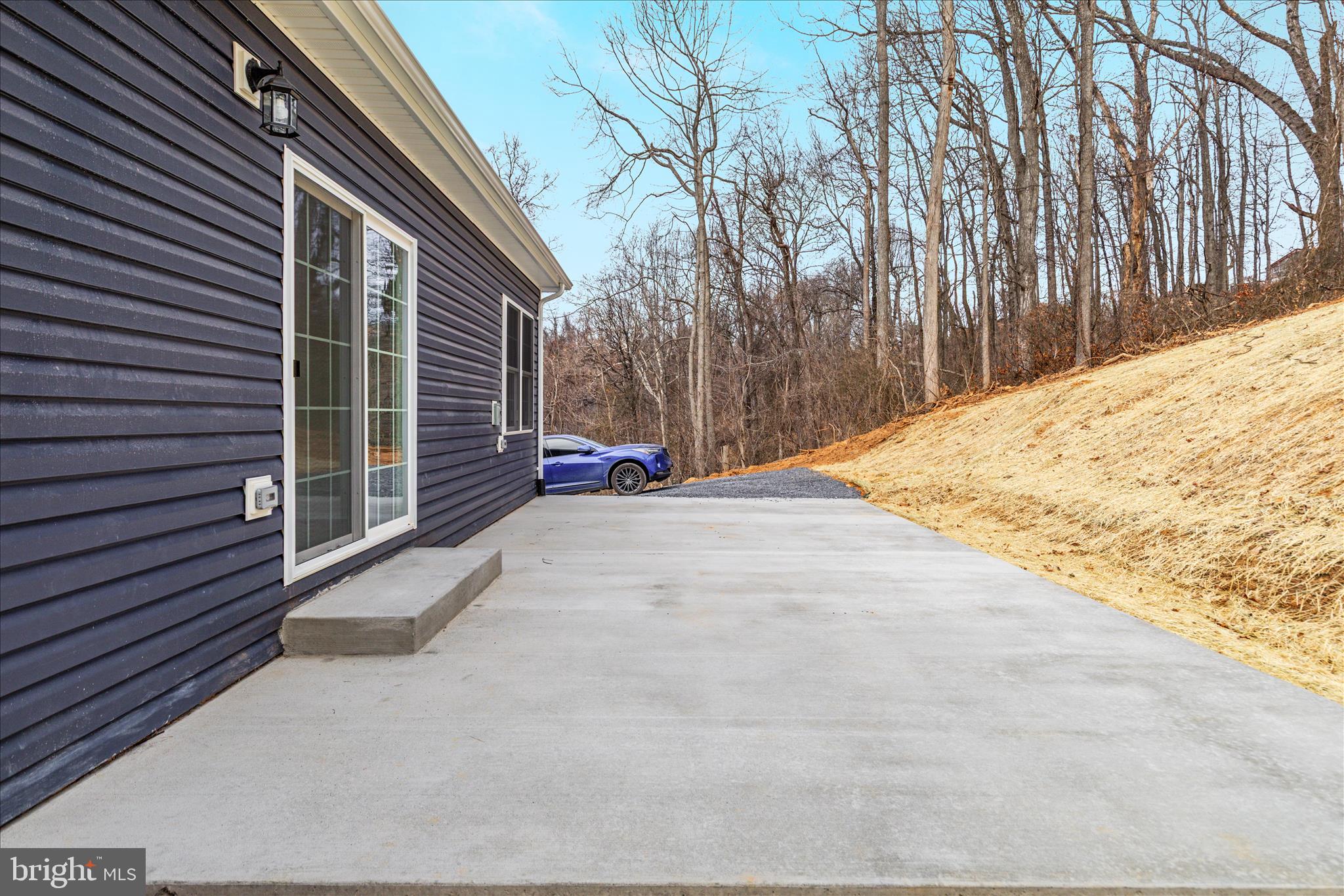 66 Bluejay Court Front Royal, VA 22630 - Photo 39 of 81 Patio & parking area