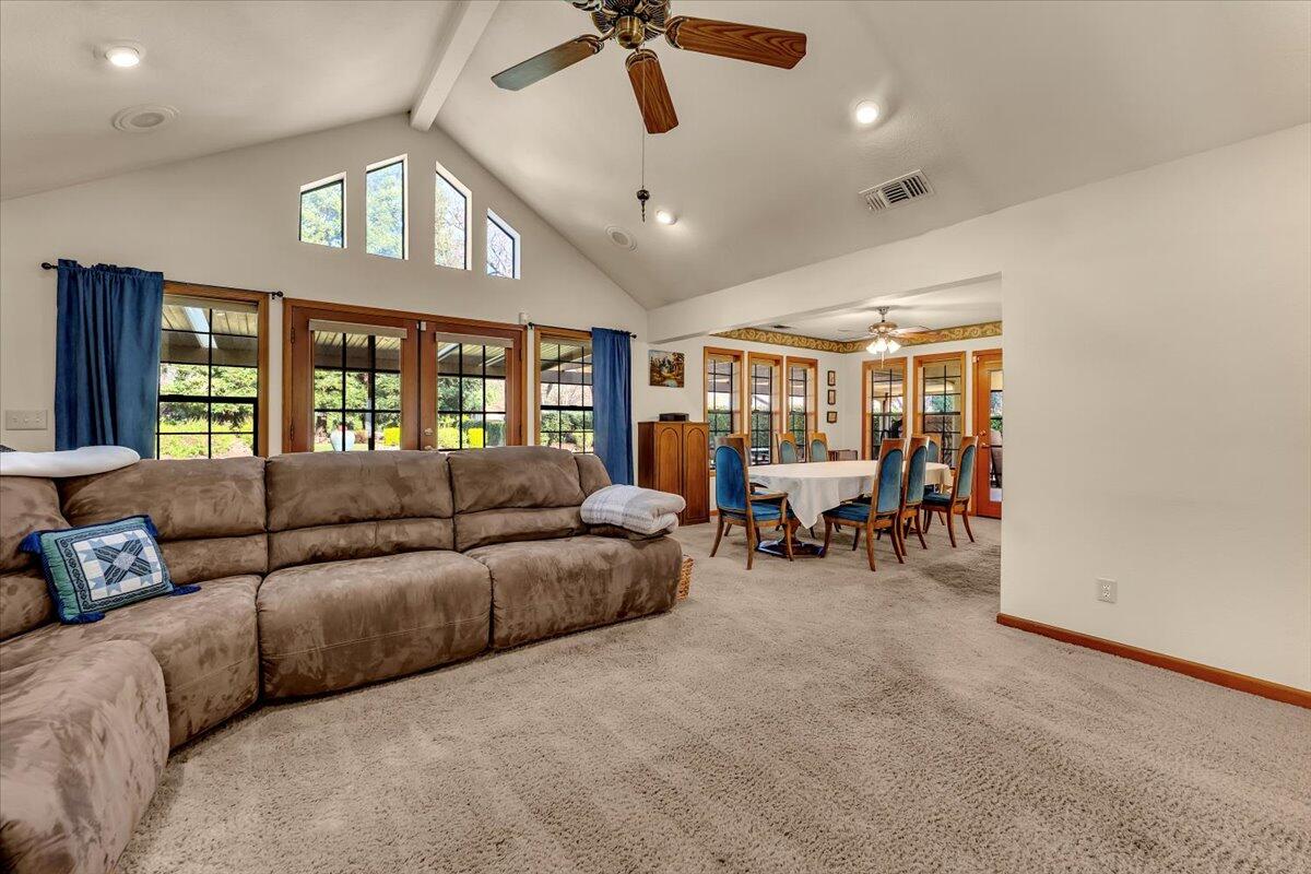 2850 Balaton Avenue Redding, CA 96001 - Photo 15 of 42 Living - dining
