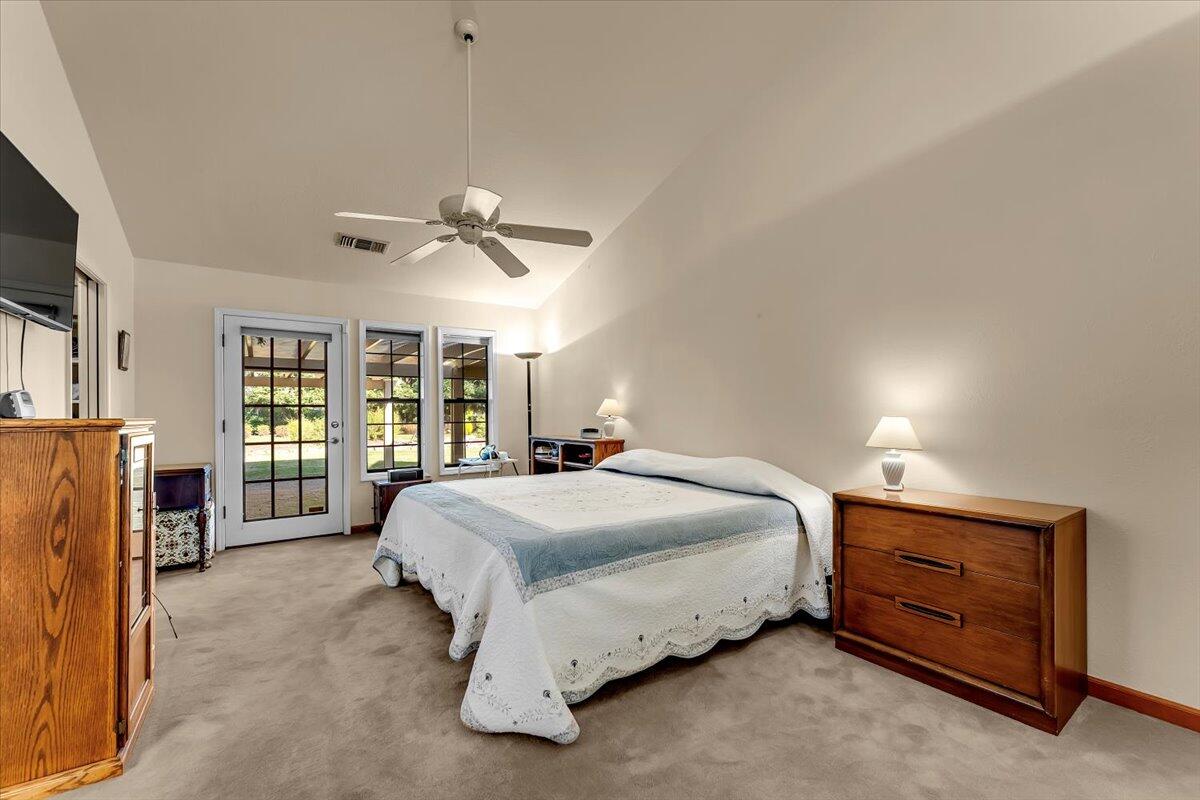 2850 Balaton Avenue Redding, CA 96001 - Photo 17 of 42 Primary