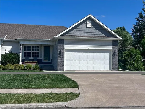 $319,999 | 3209 Sheffield Lane, St. Joseph, MO 64506