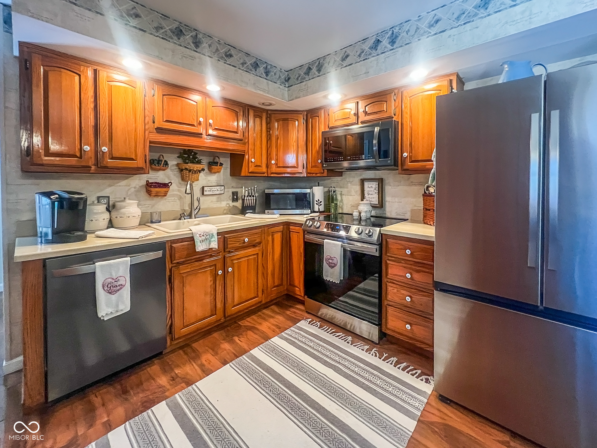 3345 30th Street Columbus, IN 47203 - Photo 6 of 29
