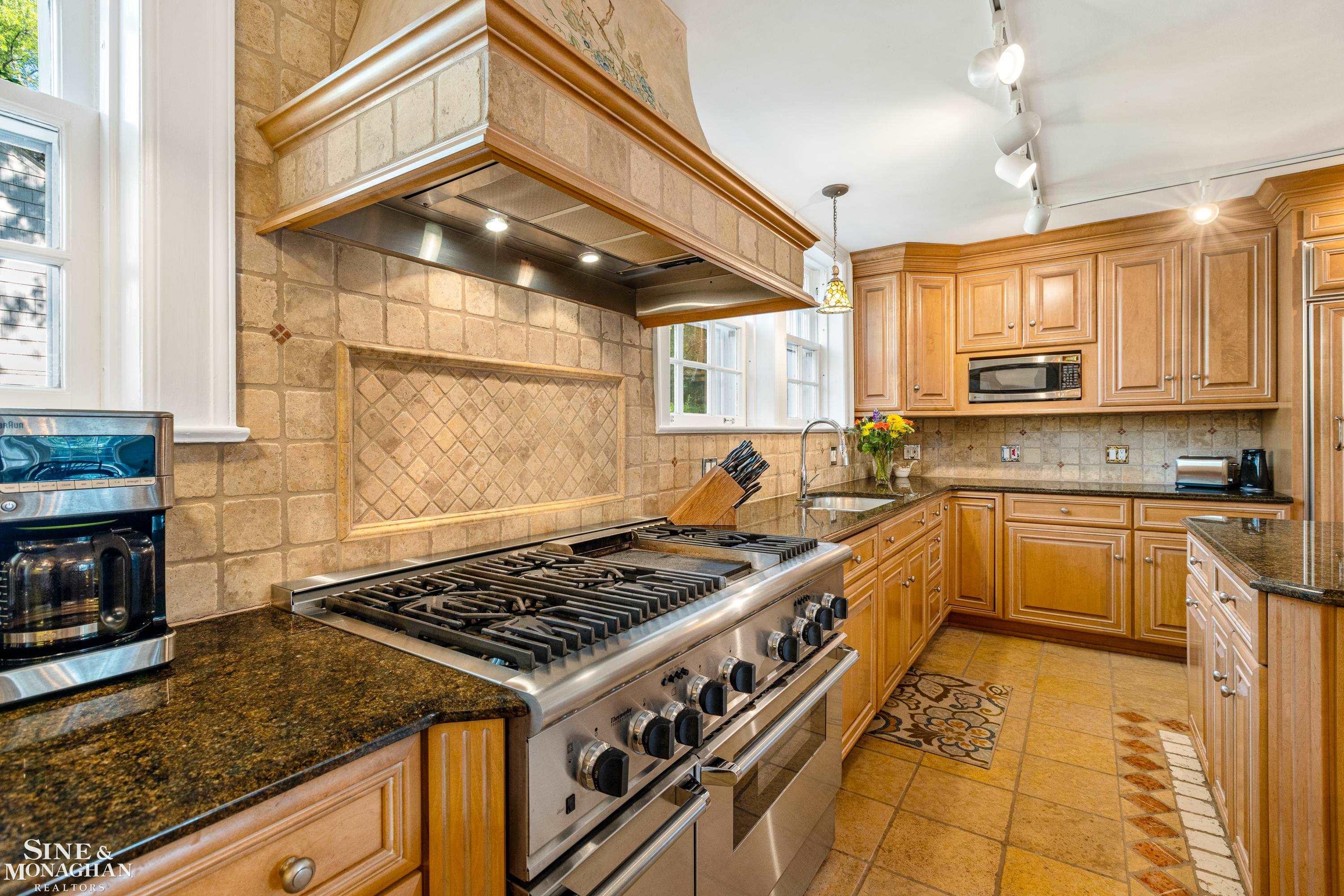 168 Vendome Road Grosse Pointe Farms, MI 48236 - Photo 17 of 74 Gallery Image 17