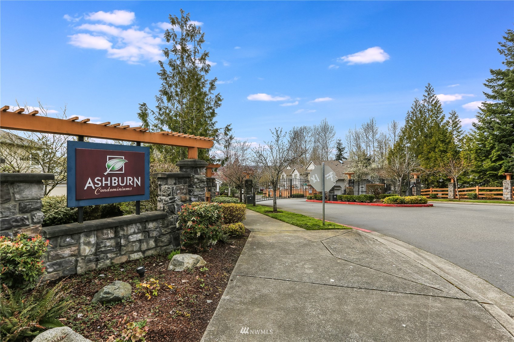 5100 Talbot Place South, Unit B Renton, WA 98055 - Photo 2 of 30