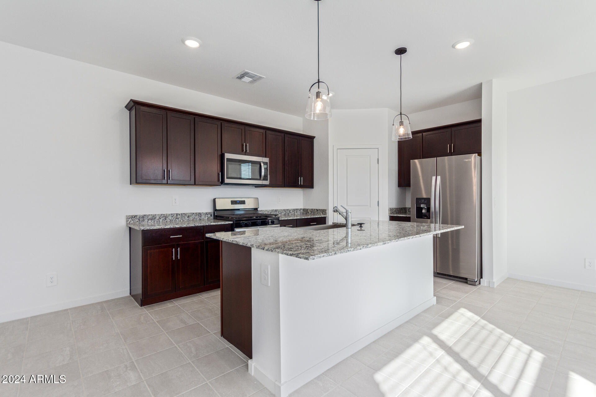 17629 West Madison Street Goodyear, AZ 85338 - Photo 7 of 30 Kitchen