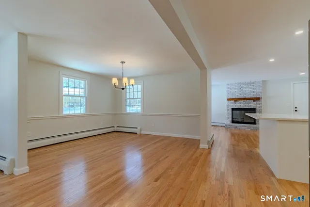 $599,900 | 24 Silversmith Road, Farmington, CT 06085