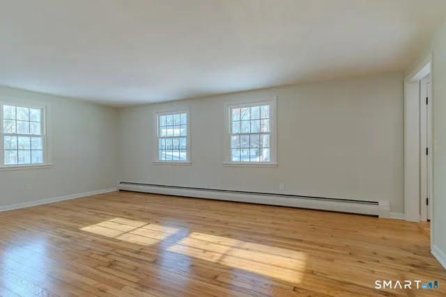 $599,900 | 24 Silversmith Road, Farmington, CT 06085