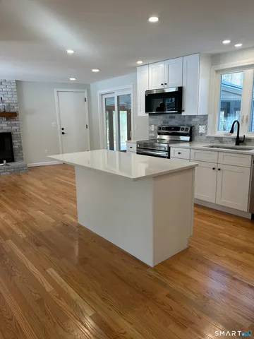 $599,900 | 24 Silversmith Road, Farmington, CT 06085