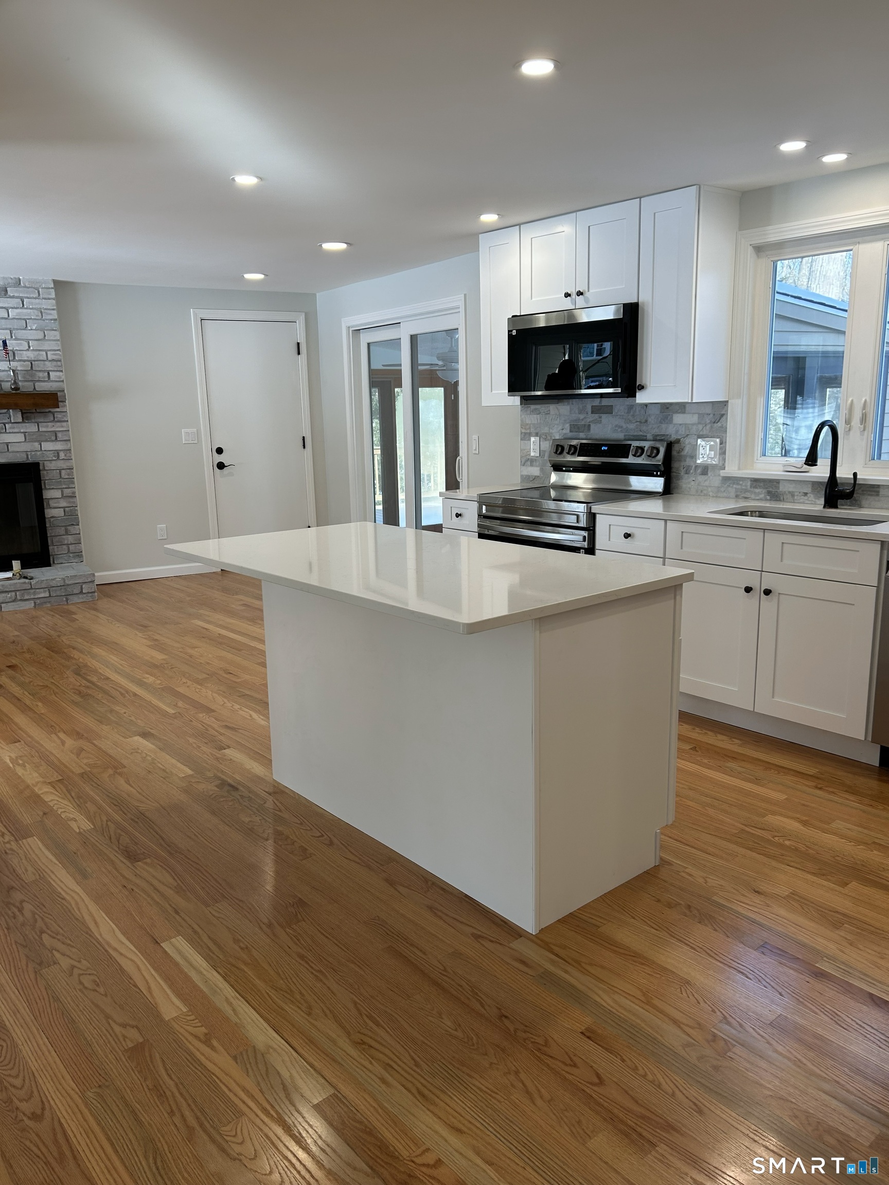 24 Silversmith Road Farmington, CT 06085 - Photo 5 of 18