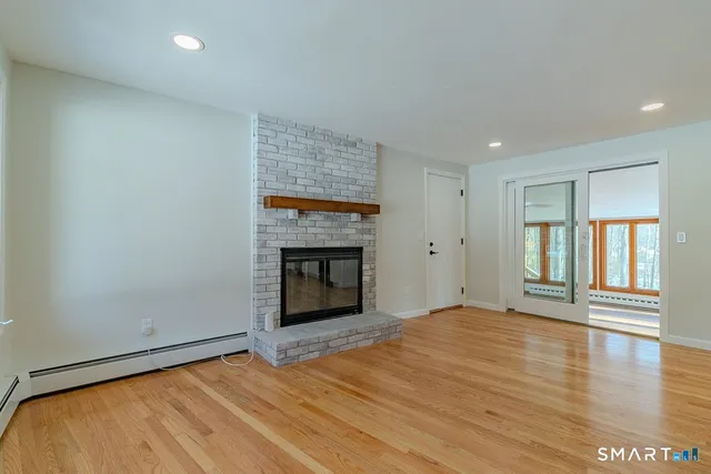 $599,900 | 24 Silversmith Road, Farmington, CT 06085