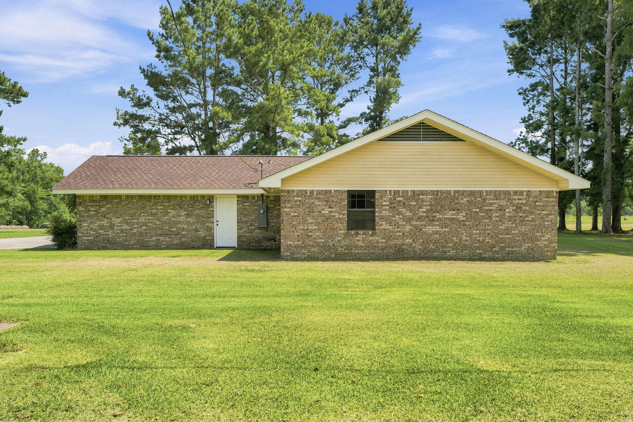 427 County Road 10 Stringer, MS 39481 - Photo 3 of 25 Gallery Image 3