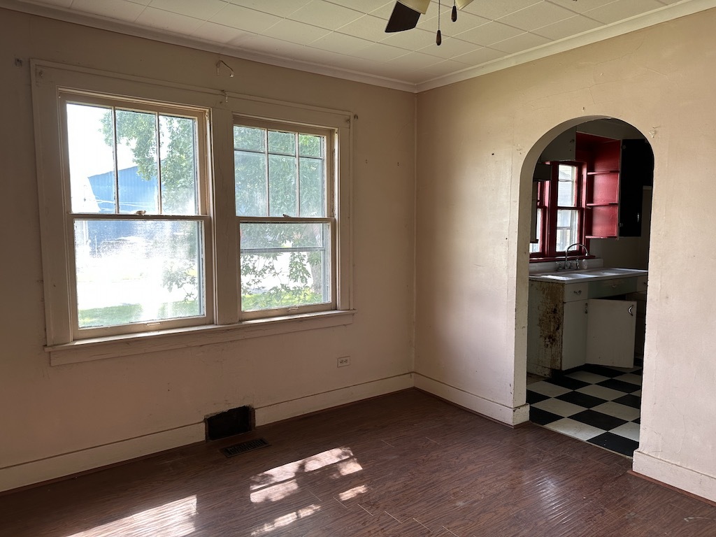 3118 Chicago Road Steger, IL 60475 - Photo 3 of 14 an empty room with windows