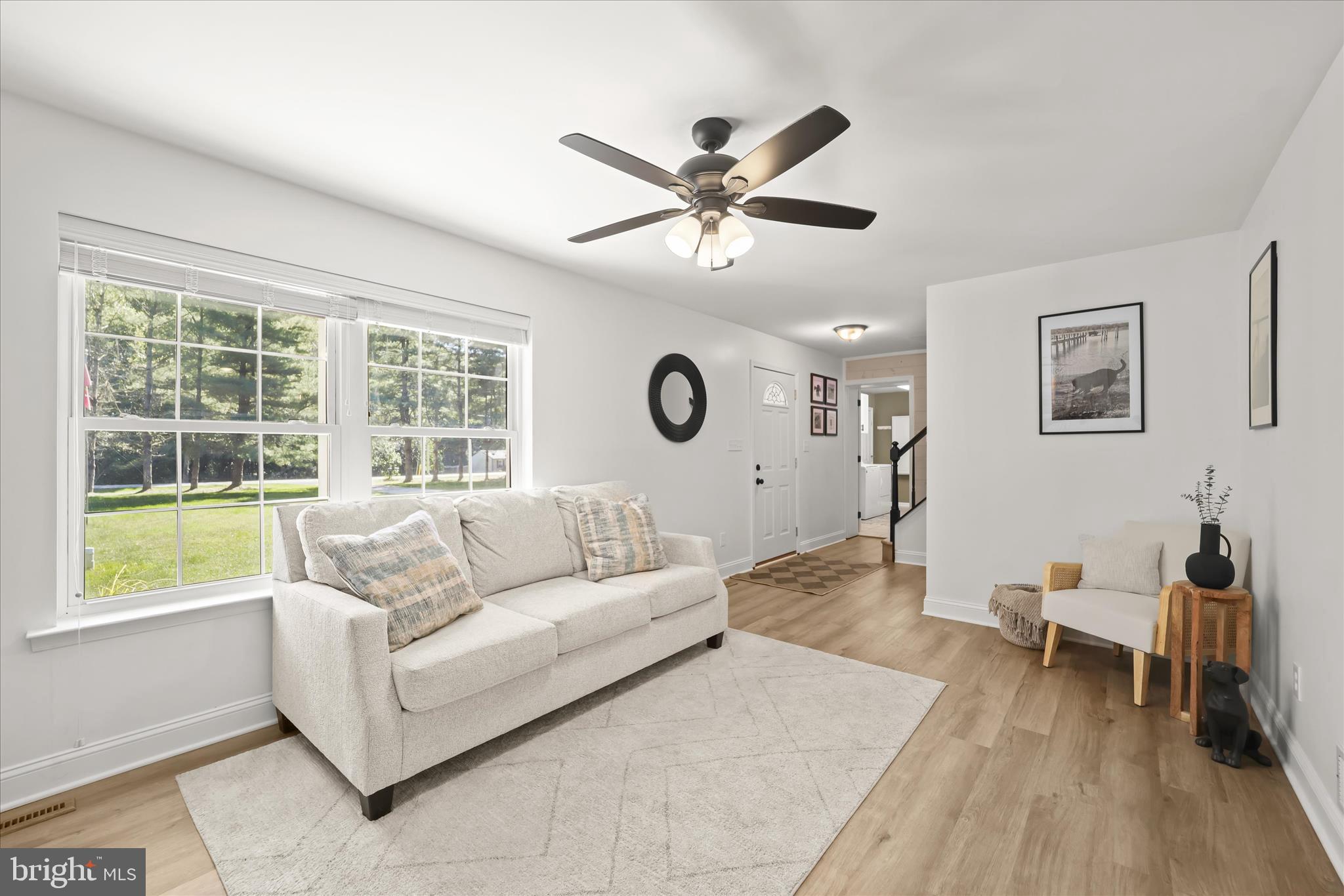 3045 Holland Cliffs Road Huntingtown, MD 20639 - Photo 12 of 94 Living Room