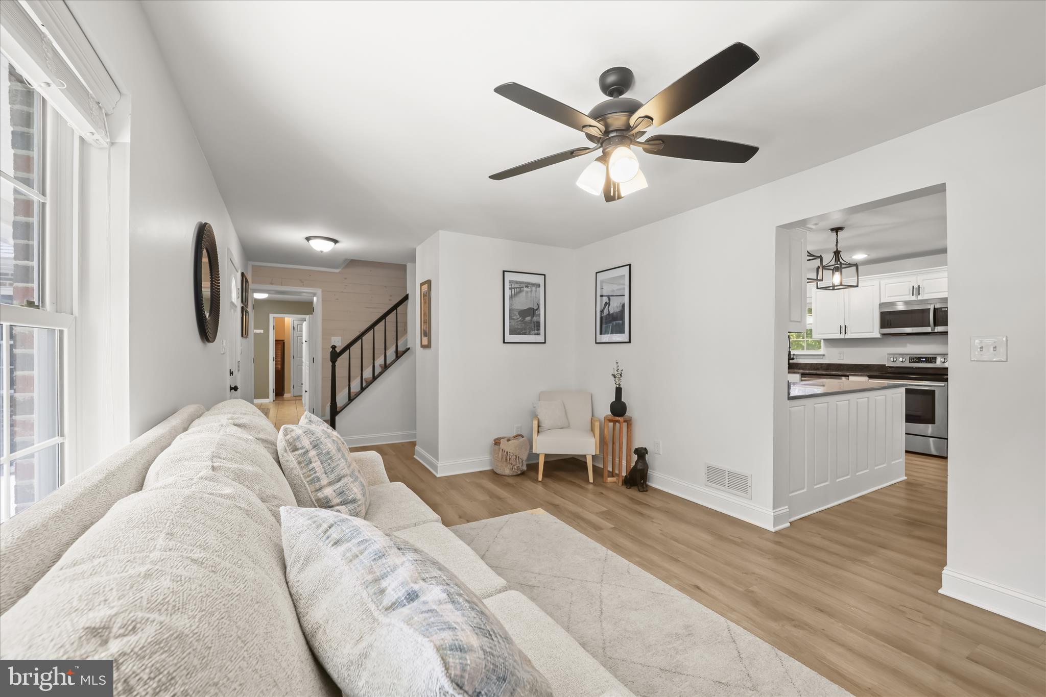 3045 Holland Cliffs Road Huntingtown, MD 20639 - Photo 13 of 94 Living Room