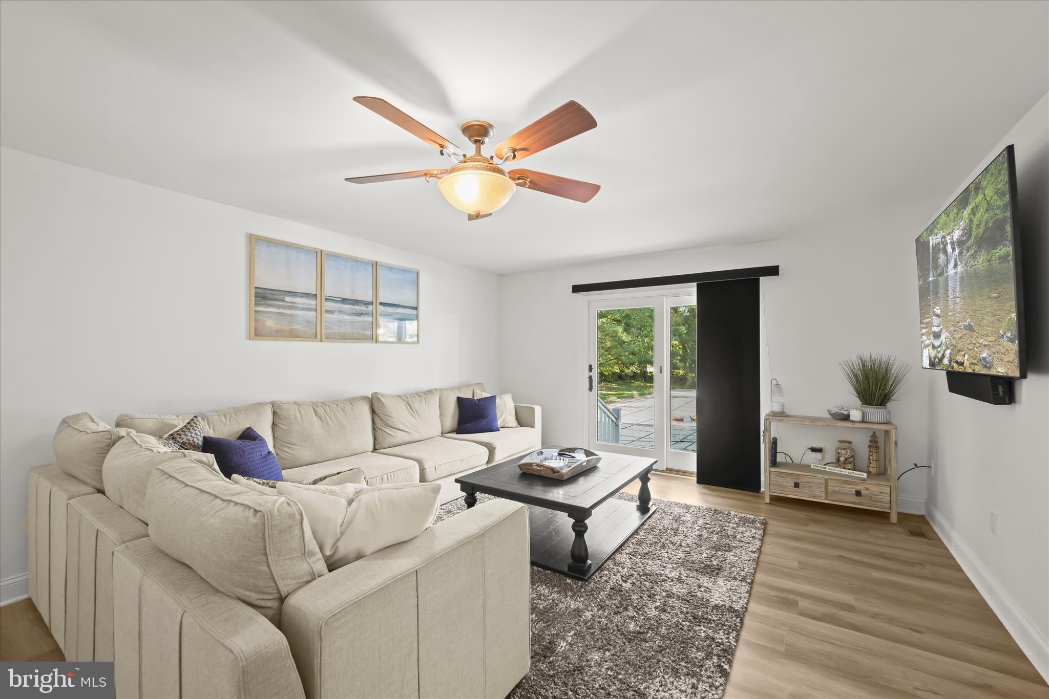 3045 Holland Cliffs Road Huntingtown, MD 20639 - Photo 29 of 94 Family Room