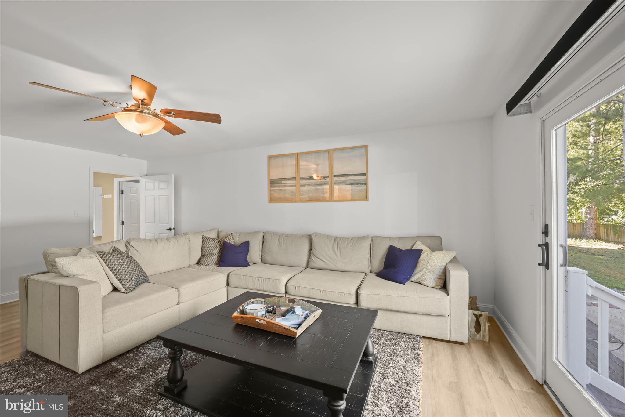 3045 Holland Cliffs Road Huntingtown, MD 20639 - Photo 31 of 94 Family Room