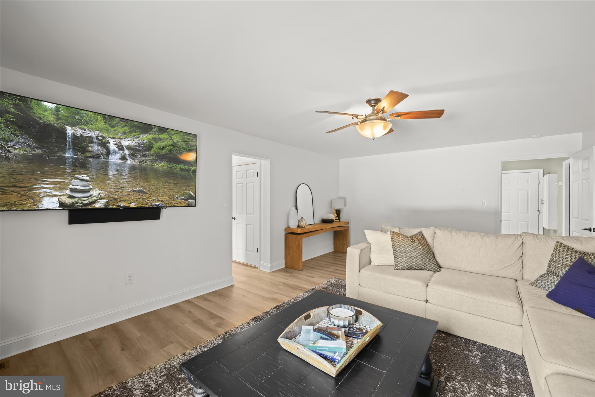 3045 Holland Cliffs Road Huntingtown, MD 20639 - Photo 32 of 94 Family Room