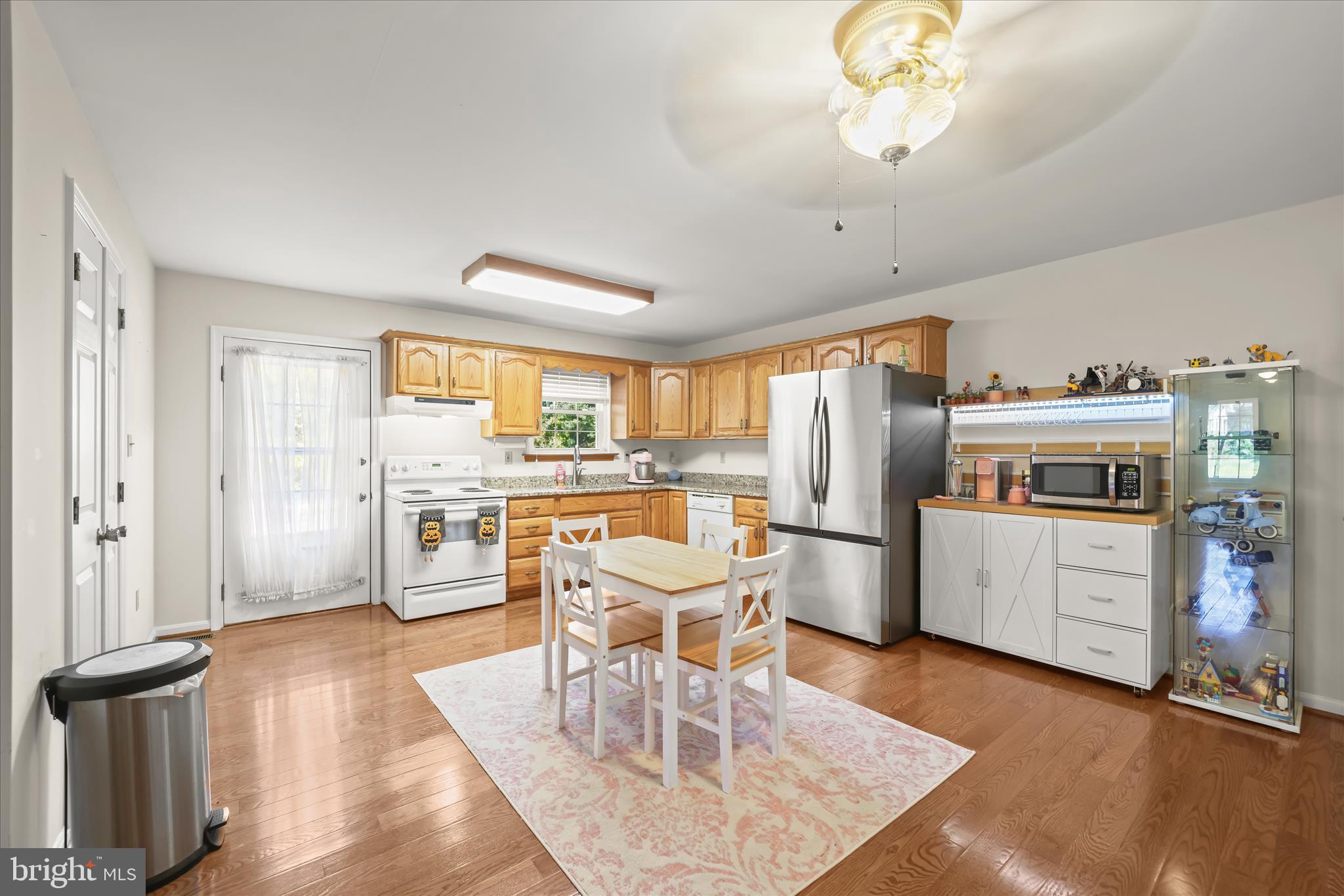 3045 Holland Cliffs Road Huntingtown, MD 20639 - Photo 36 of 94 In-Law Suite Kitchen