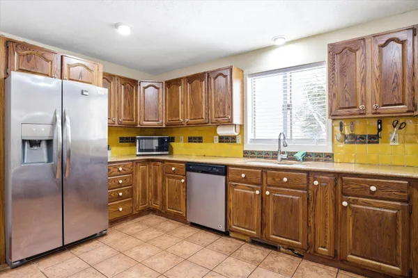 $552,500 | 47 Drew Woods Drive, Derry, NH 03038