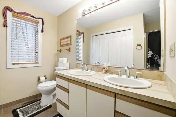 $552,500 | 47 Drew Woods Drive, Derry, NH 03038