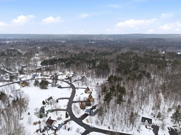 $552,500 | 47 Drew Woods Drive, Derry, NH 03038