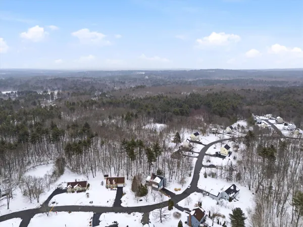 $552,500 | 47 Drew Woods Drive, Derry, NH 03038