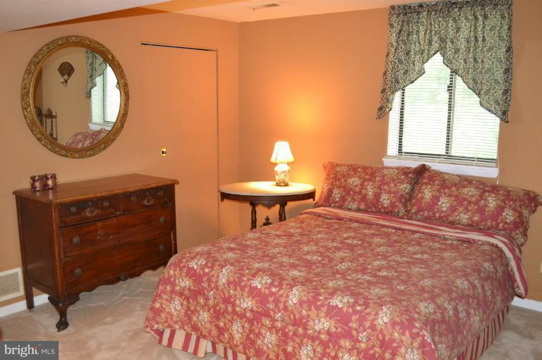 412 Walnut Drive Annapolis, MD 21403 - Photo 12 of 22 Bedroom