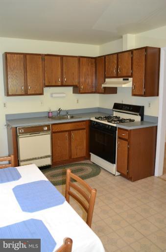 412 Walnut Drive Annapolis, MD 21403 - Photo 14 of 22 Kitchen