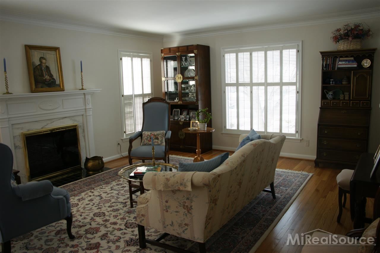 192 Ridgemont Road Grosse Pointe Farms, MI 48236 - Photo 2 of 21