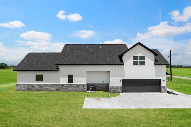 $3,750 | 413 Chuckwagon Trail, Angleton, TX 77515