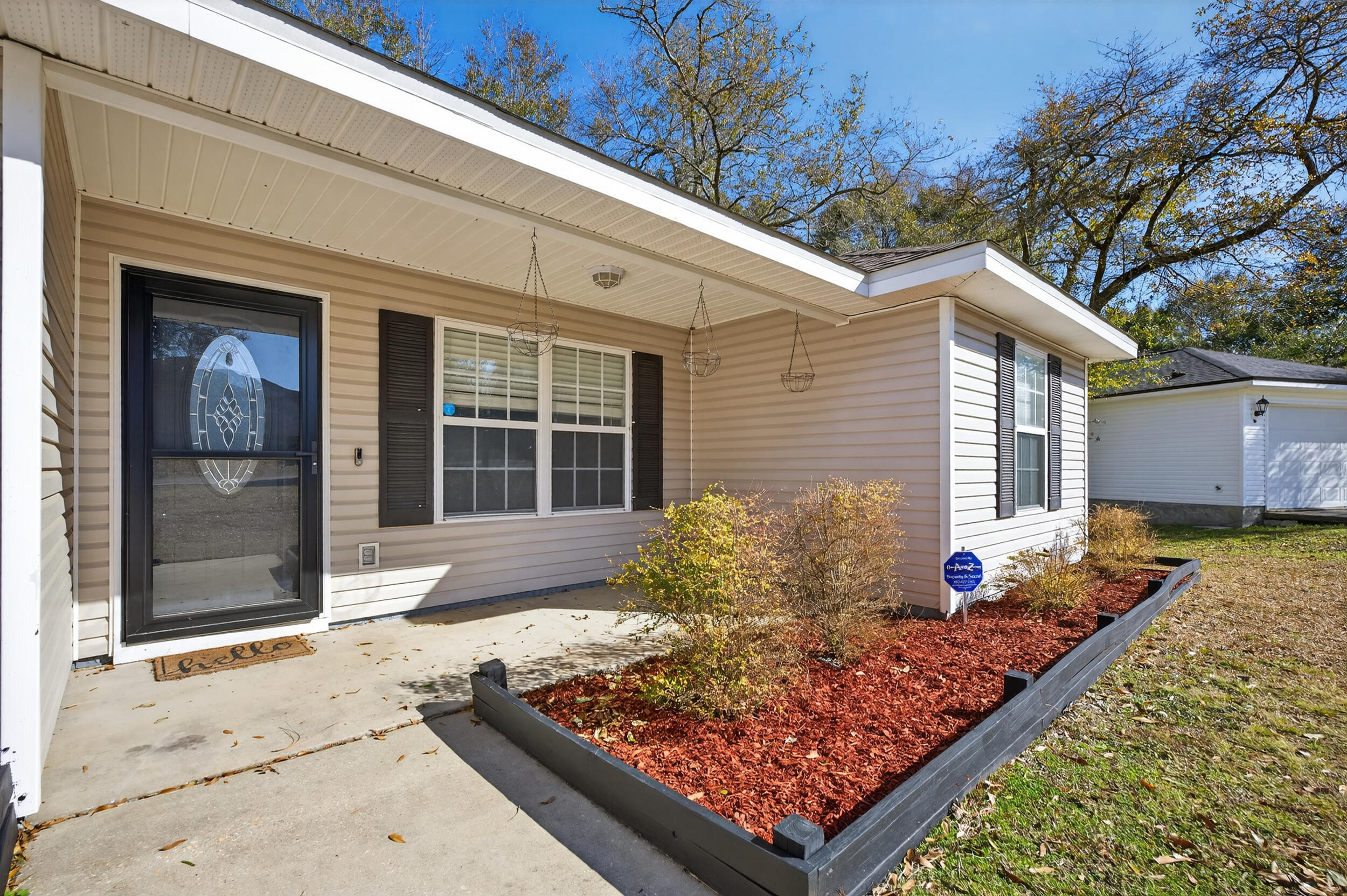 322 Strawbridge Drive Crestview, FL 32539 - Photo 5 of 48 322 strawbridge dr-crestview-5