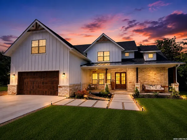 $699,999 | 1805 San Jacinto Street, Castroville, TX 78009