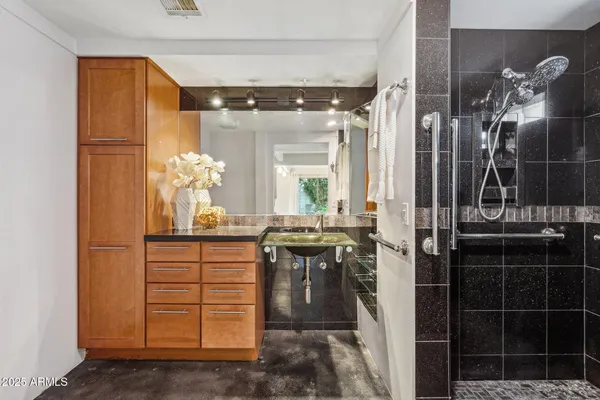 $1,999,999 | 4324 East Stanford Drive, Phoenix, AZ 85018