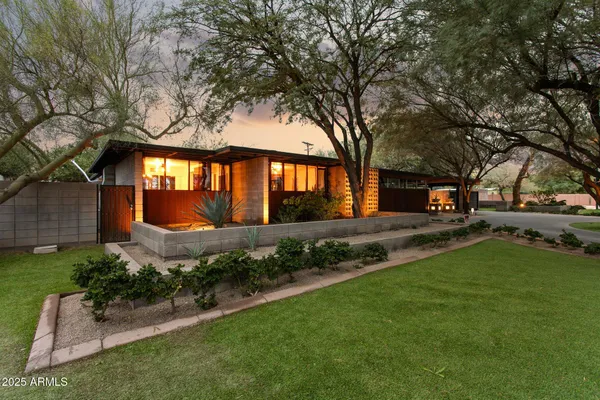 $1,999,999 | 4324 East Stanford Drive, Phoenix, AZ 85018