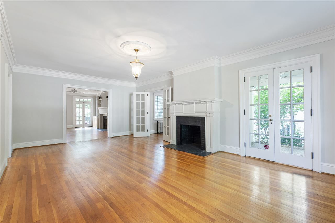 1528 Carr Street Raleigh, NC 27608 - Photo 5 of 30 Gracious living room