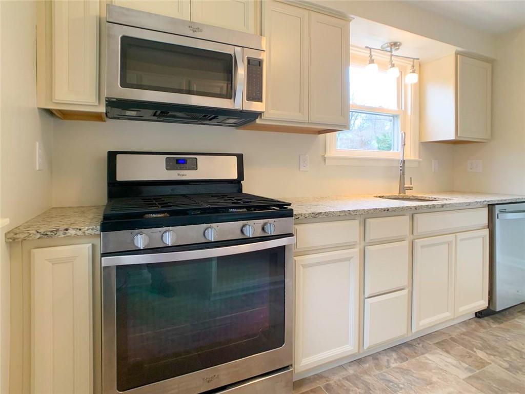 8 Cabindale Drive McKees Rocks, PA 15136 - Photo 7 of 22 Gallery Image 7