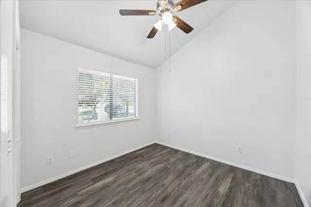 $1,995 | 3205 Mac Arthur Avenue, Unit B, Lago Vista, TX 78645