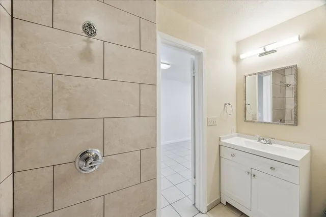 $1,995 | 3205 Mac Arthur Avenue, Unit B, Lago Vista, TX 78645