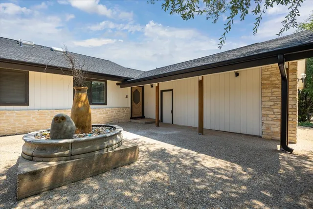 $1,995 | 3205 Mac Arthur Avenue, Unit B, Lago Vista, TX 78645