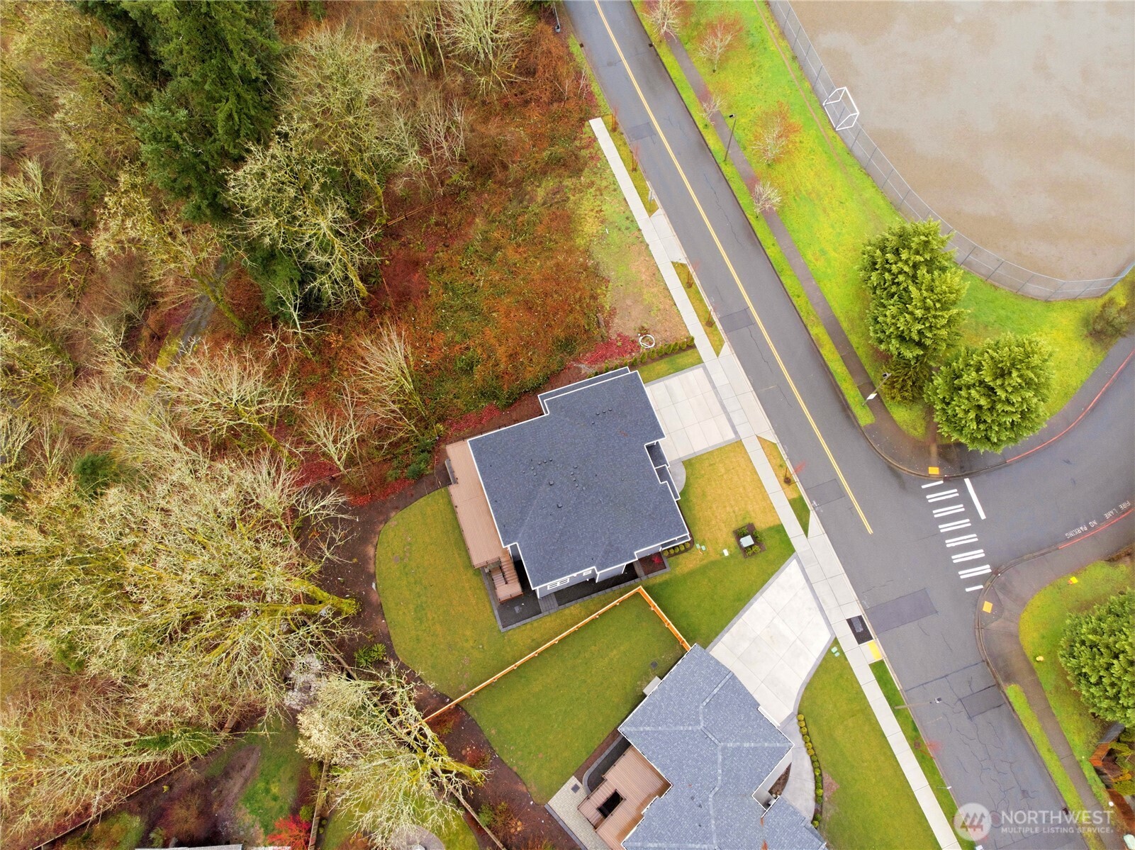 13655 Southeast 88th Way Newcastle, WA 98059 - Photo 15 of 29 view with a pool