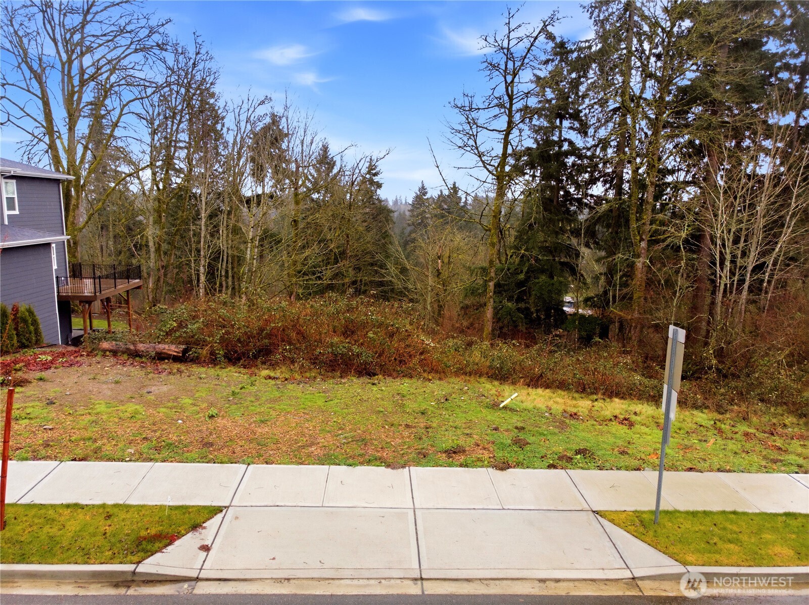 13655 Southeast 88th Way Newcastle, WA 98059 - Photo 17 of 29 a view of a backyard of the house