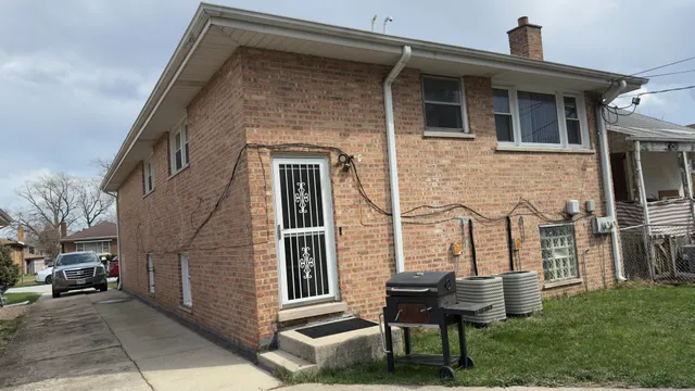 $310,000 | 392 Luella Avenue, Calumet City, IL 60409