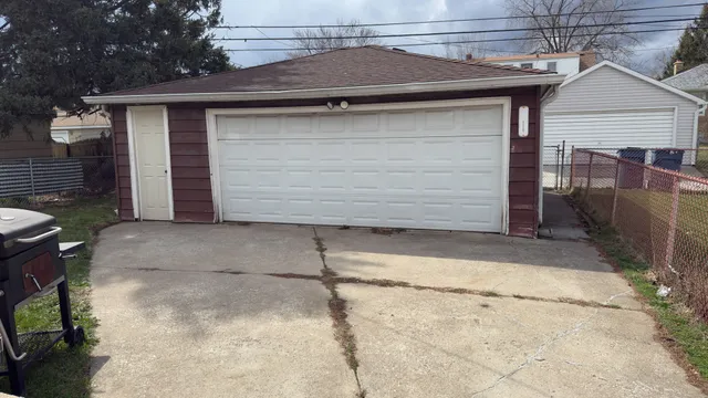 $310,000 | 392 Luella Avenue, Calumet City, IL 60409