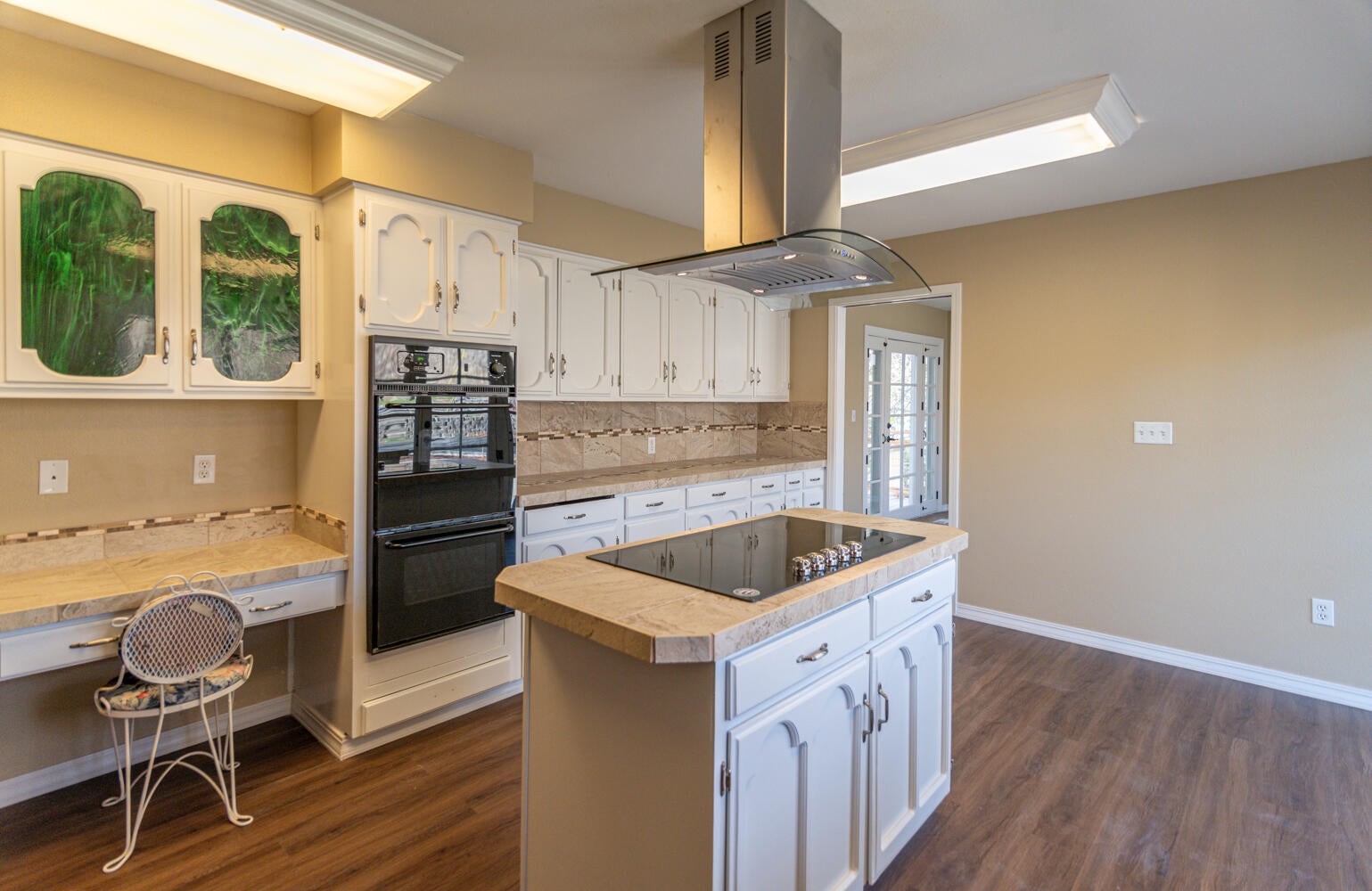2101 Southwest Locust Way Madras, OR 97741 - Photo 9 of 50 Kitchen