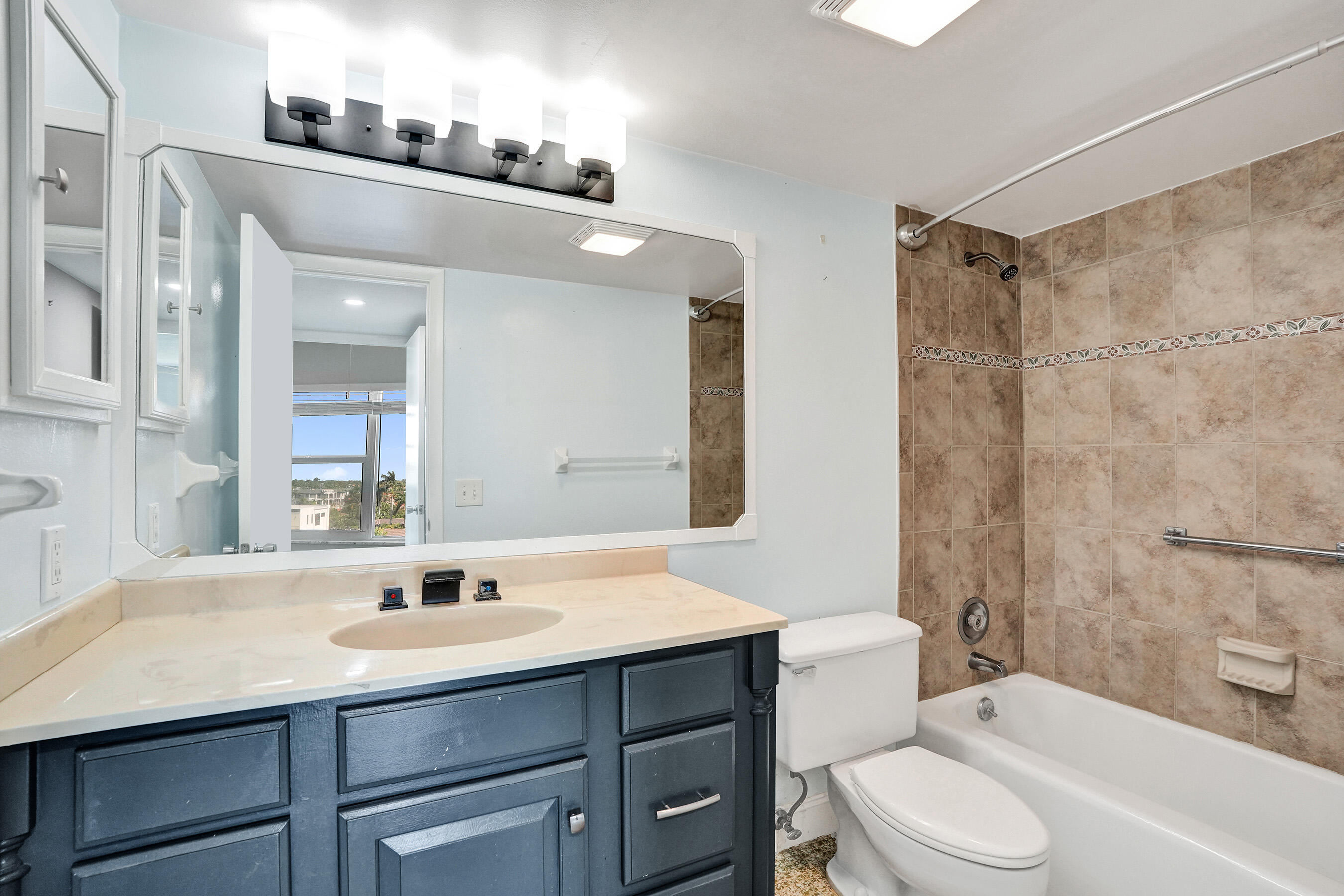 2611 North Riverside Drive, Unit 604 Pompano Beach, FL 33062 - Photo 28 of 72 DSC07869
