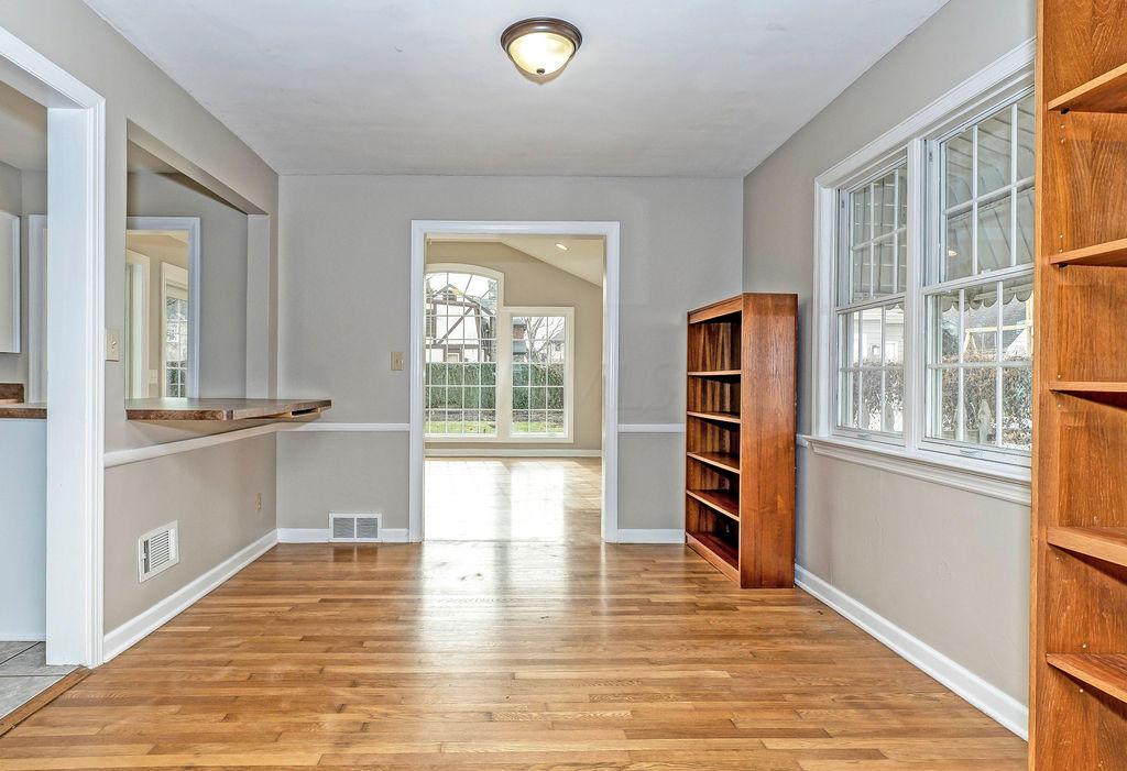1489 Doone Road Columbus, OH 43221 - Photo 9 of 29 Gallery Image 9